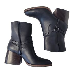 Korks NIB Selena Block Heel Harness Boot Size 10